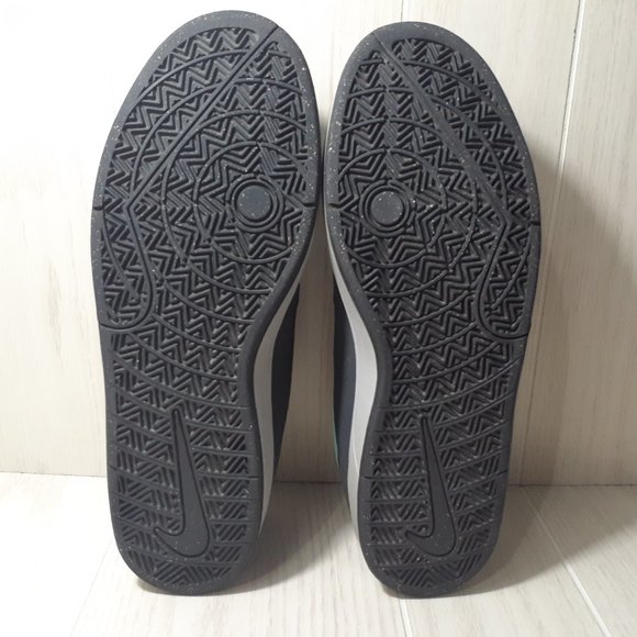 Nike SB Dunk Low Rare Colorway Of Charcoal Grey And Mint Green Mens Size 11 - Picture 4 of 8